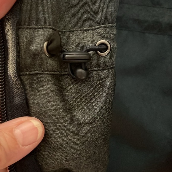 Mondetta long sleeved navy blue outdoor project windbreaker jacket. Size Medium - Picture 13 of 14